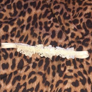 White flower head band 🌸